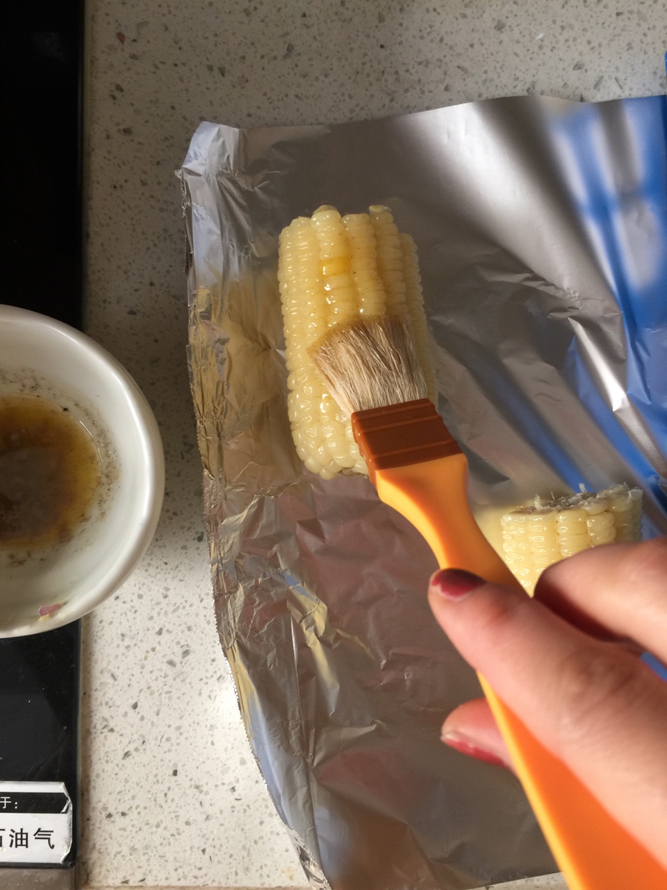 香甜烤玉米的做法 步骤3