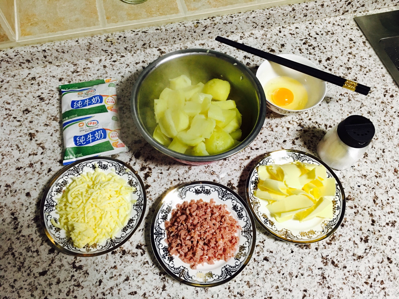 芝士乳酪焗土豆的做法 步骤2