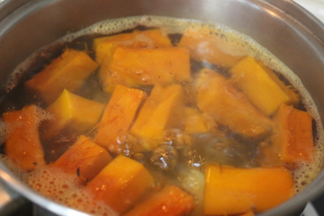 冬日溫暖法式南瓜湯（菜譜含美味細節）的做法 步骤2