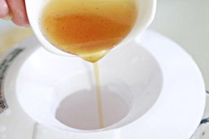 夏日潤“秋”燥︰夏橙雪梨汁的做法 步骤3