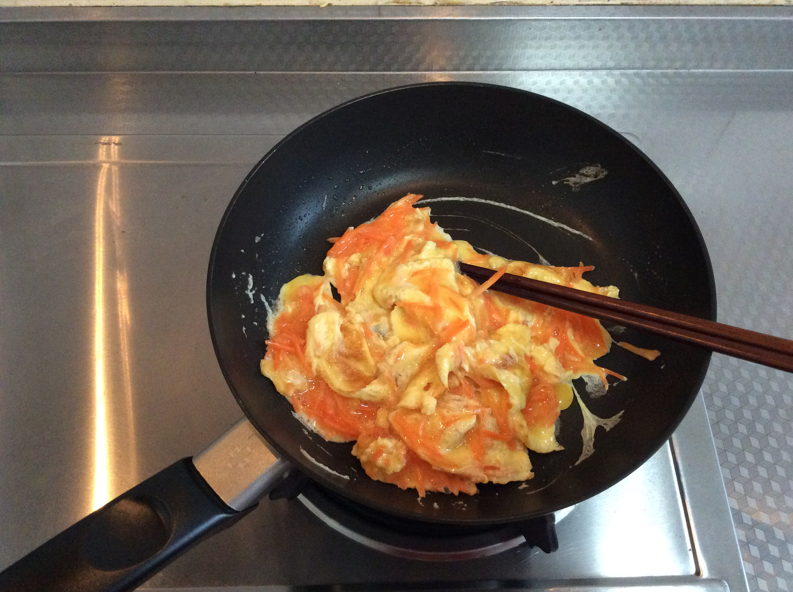 花樣炒蛋之胡蘿卜炒蛋的做法 步骤5