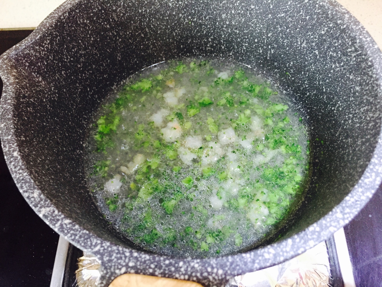 寶寶輔食 菠菜西蘭花蝦仁面的做法 步骤4