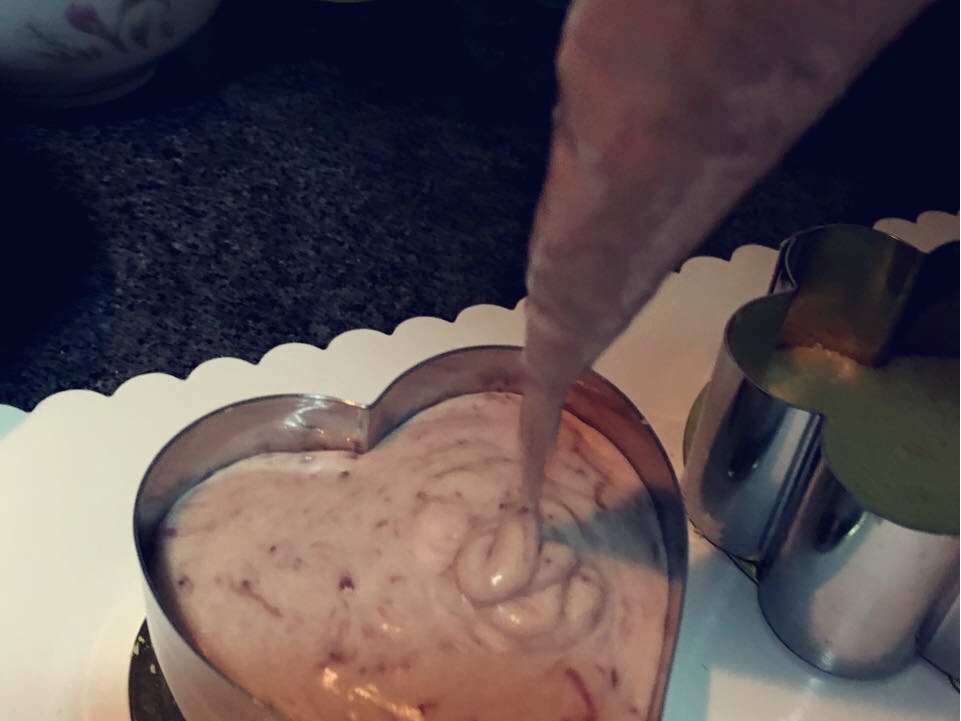 心形草莓慕斯蛋糕的做法 步骤10