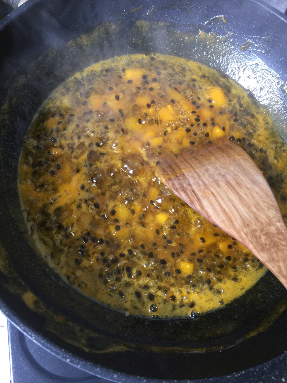 百香果芒果醬的做法 步骤7