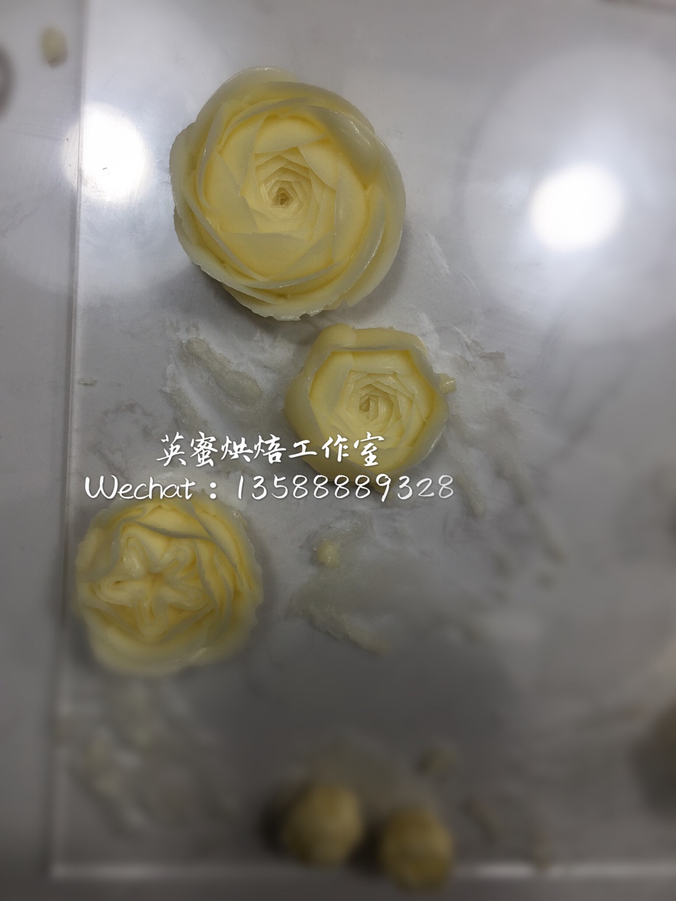 英蜜烘焙工作室之奶油霜韓式裱花學員作品的做法 步骤2
