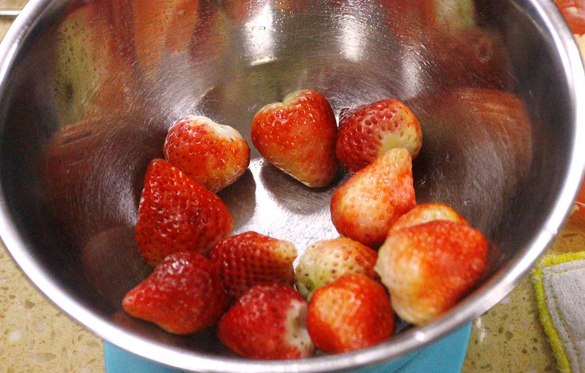 【香蘭世家】自制新鮮草莓果醬的做法 步骤1