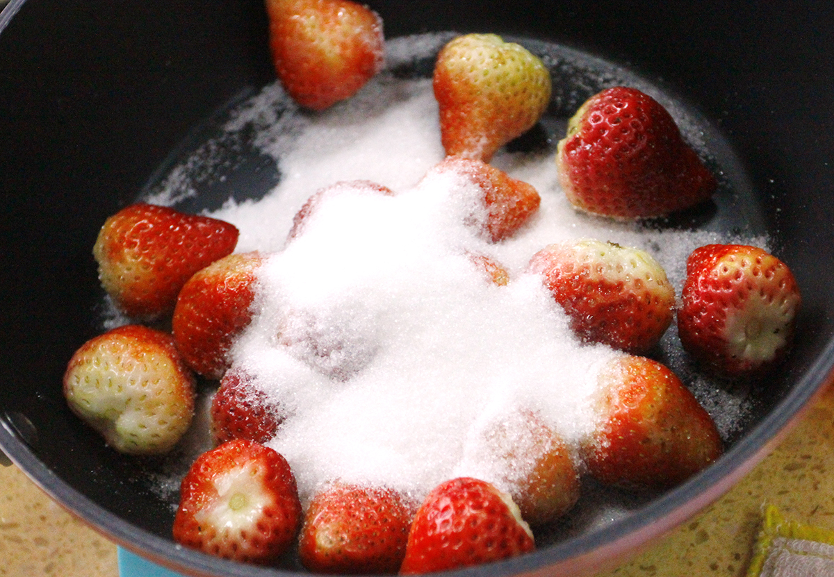 【香蘭世家】自制新鮮草莓果醬的做法 步骤2