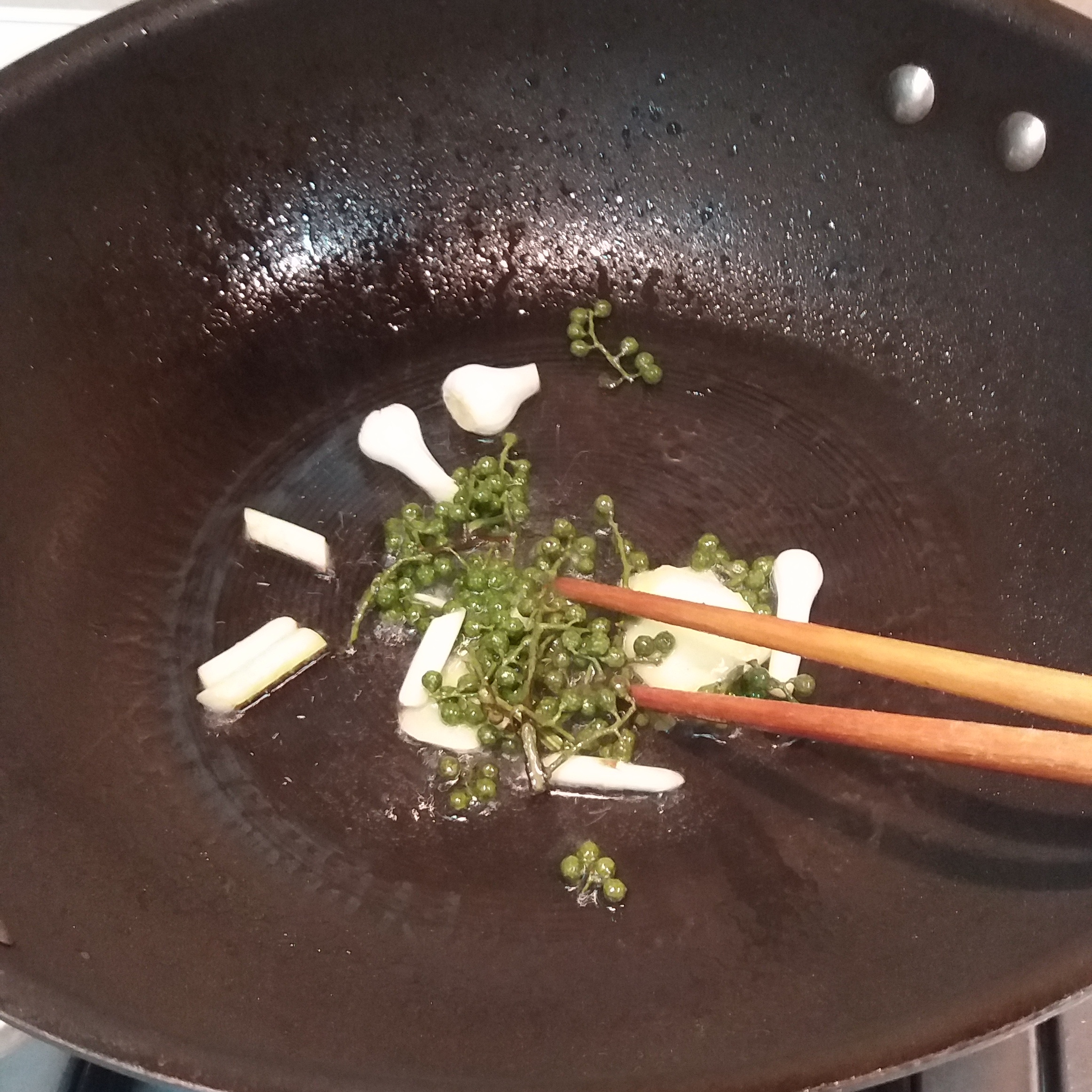鮮花椒酸菜魚的做法 步骤4