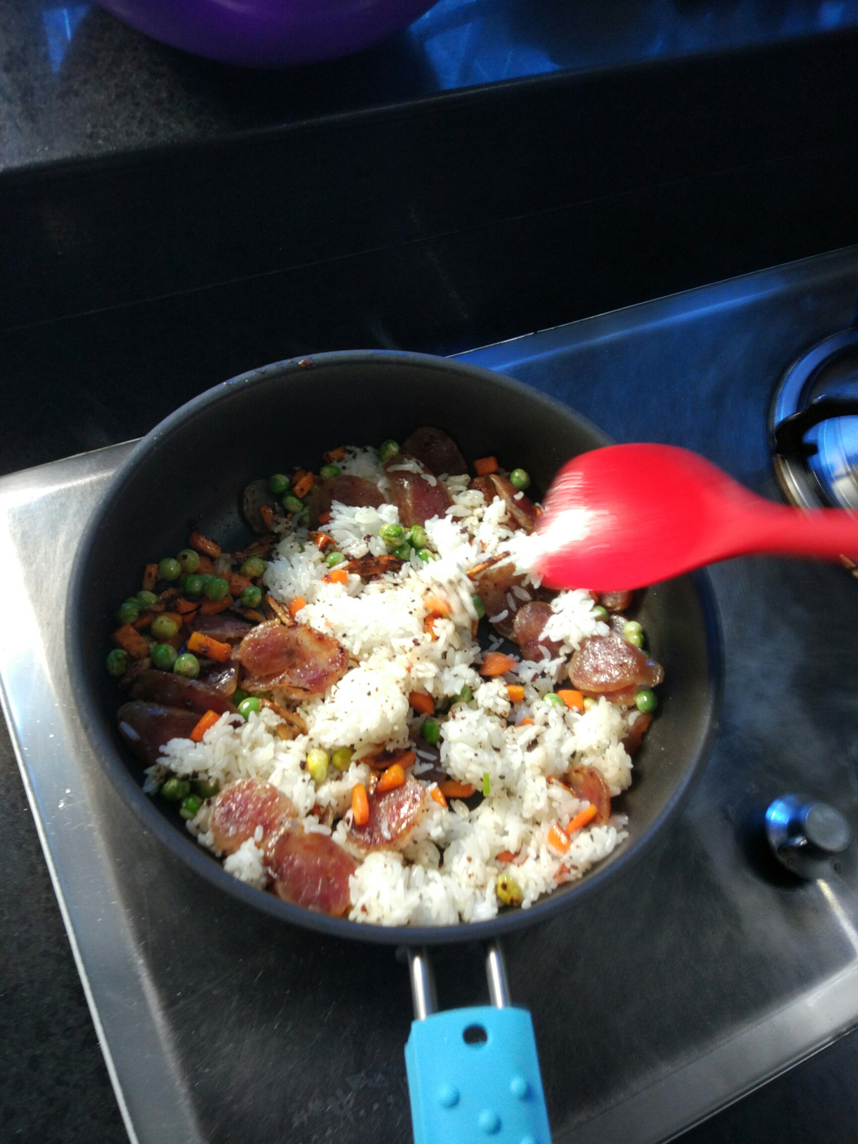 臘腸青豆胡蘿卜炒飯的做法 步骤5