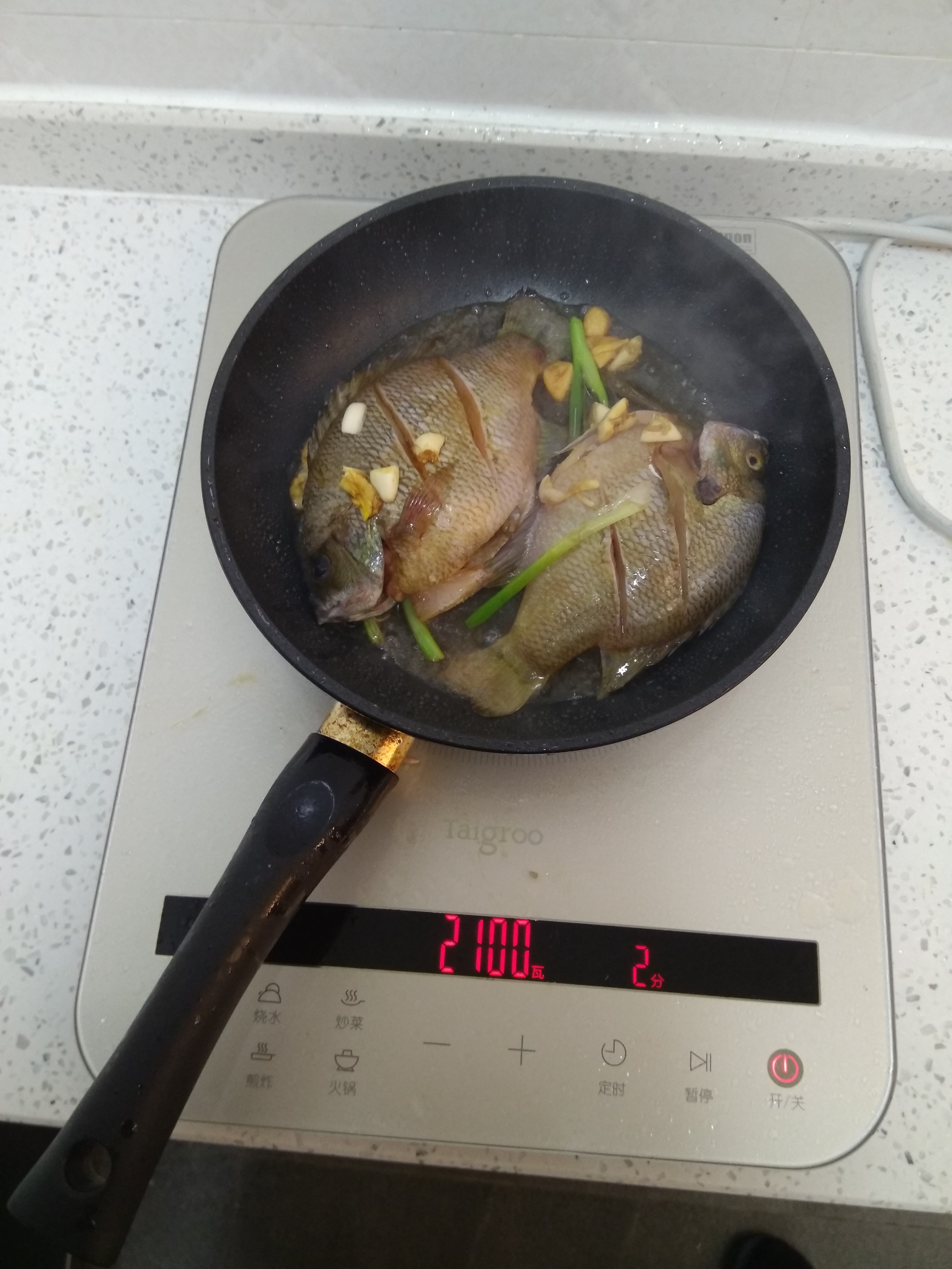香煎太陽魚的做法 步骤3