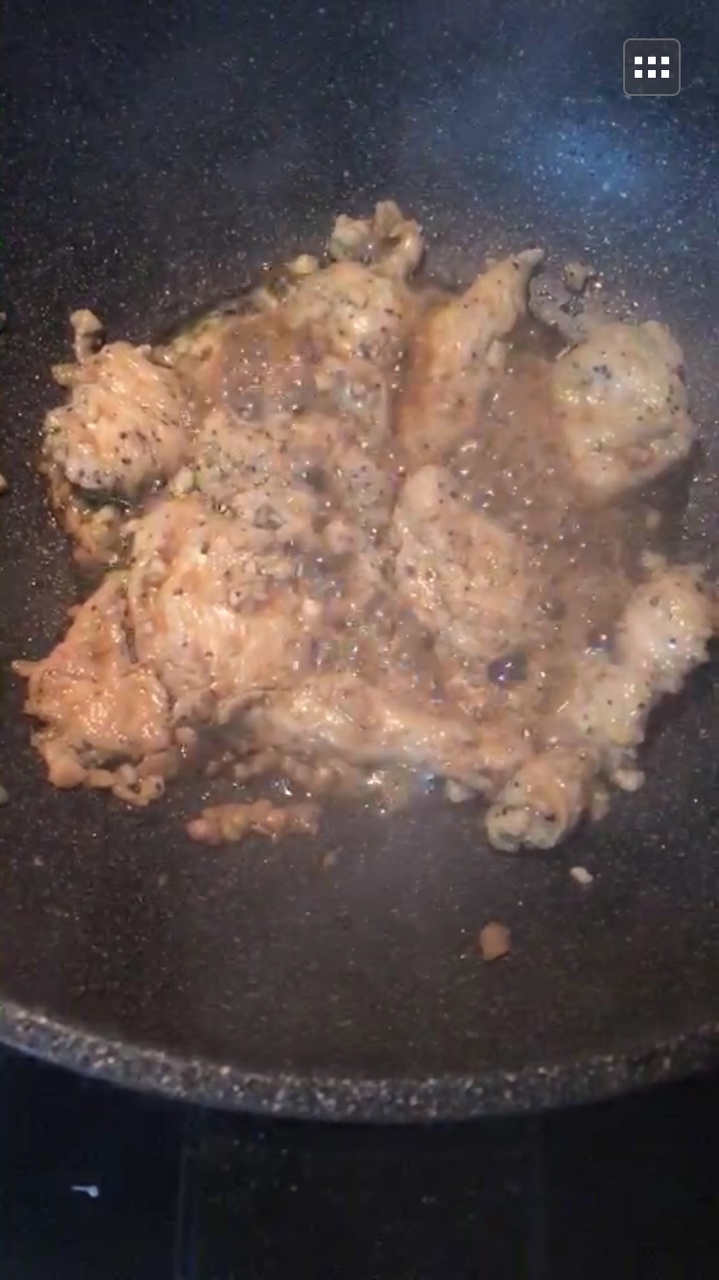 水嫩嫩減脂水煎雞胸肉的做法 步骤1