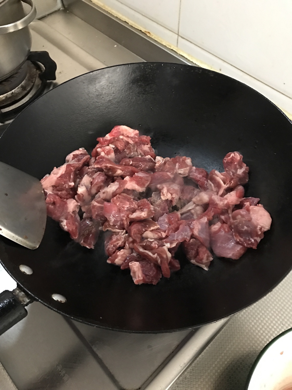 少油超快手的孜然羊肉的做法 步骤2