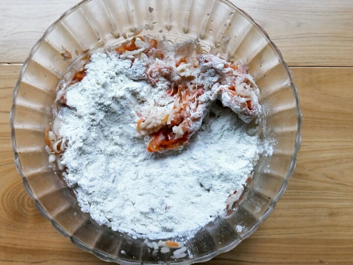 胡蘿卜香煎藕餅的做法 步骤6