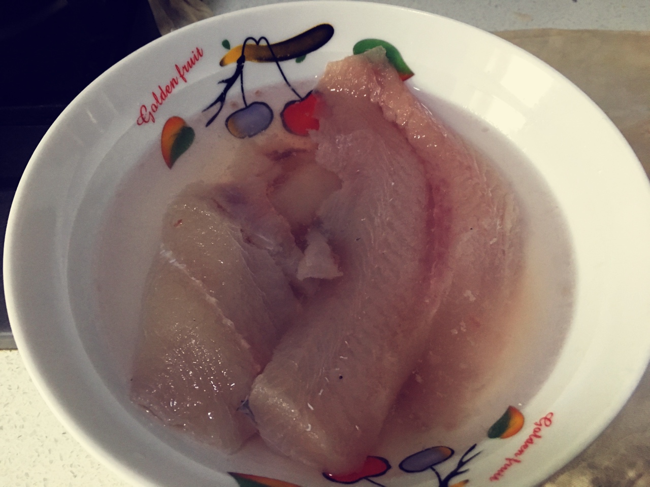 一魚三吃︰魚頭豆腐湯、魚丸、燻魚塊的做法 步骤1