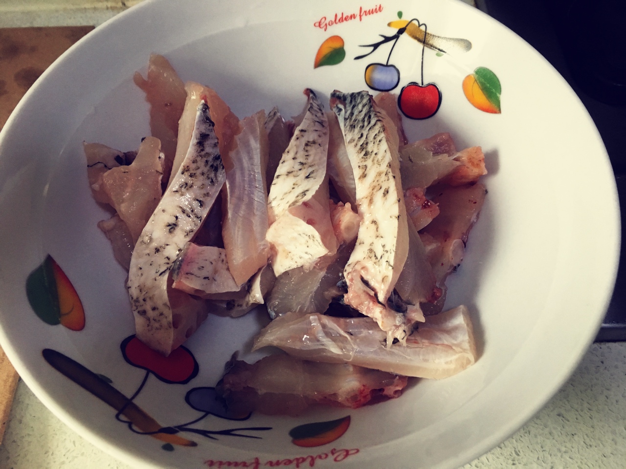 一魚三吃︰魚頭豆腐湯、魚丸、燻魚塊的做法 步骤5
