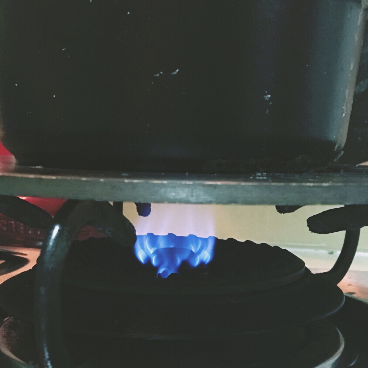 鑄鐵鍋煮飯（及關于沾底）的做法 步骤6