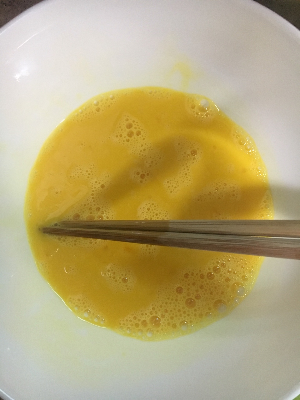 清爽的奶香黃瓜炒蛋的做法 步骤2