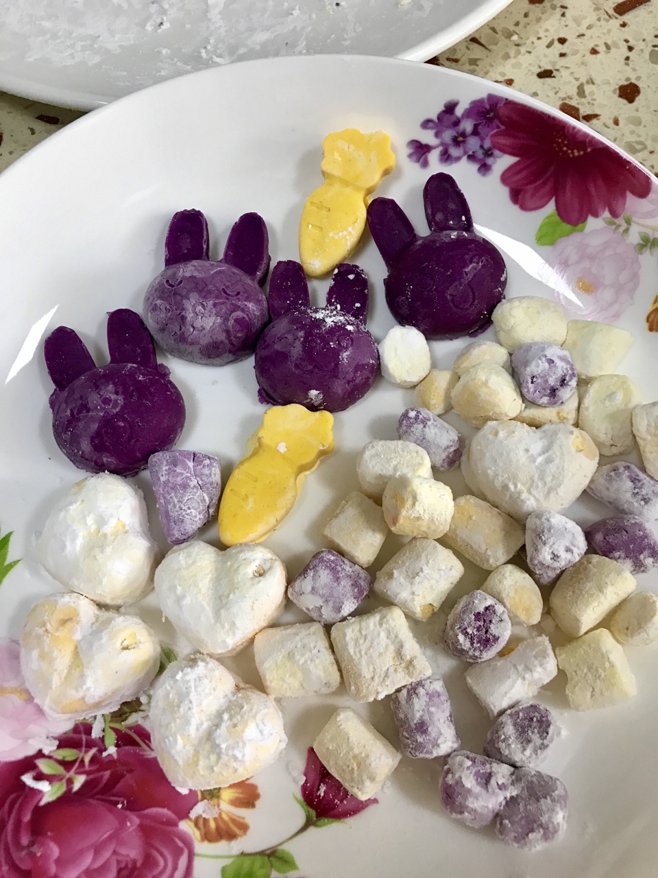 紫薯兔子南瓜胡蘿卜湯圓卡通芋圓的做法 步骤4