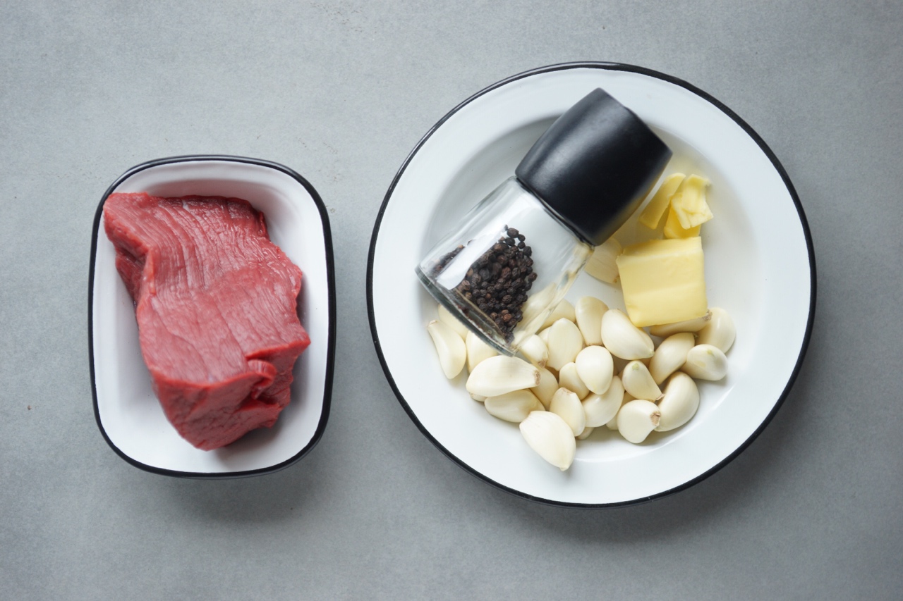 黑蒜子牛肉粒—華美新年味的做法 步骤1