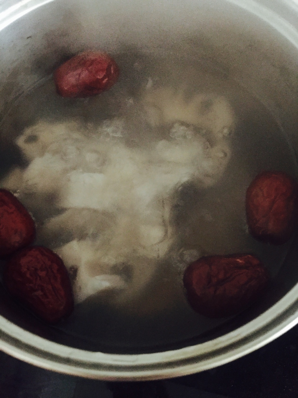 養顏蓮藕紅棗湯的做法 步骤3