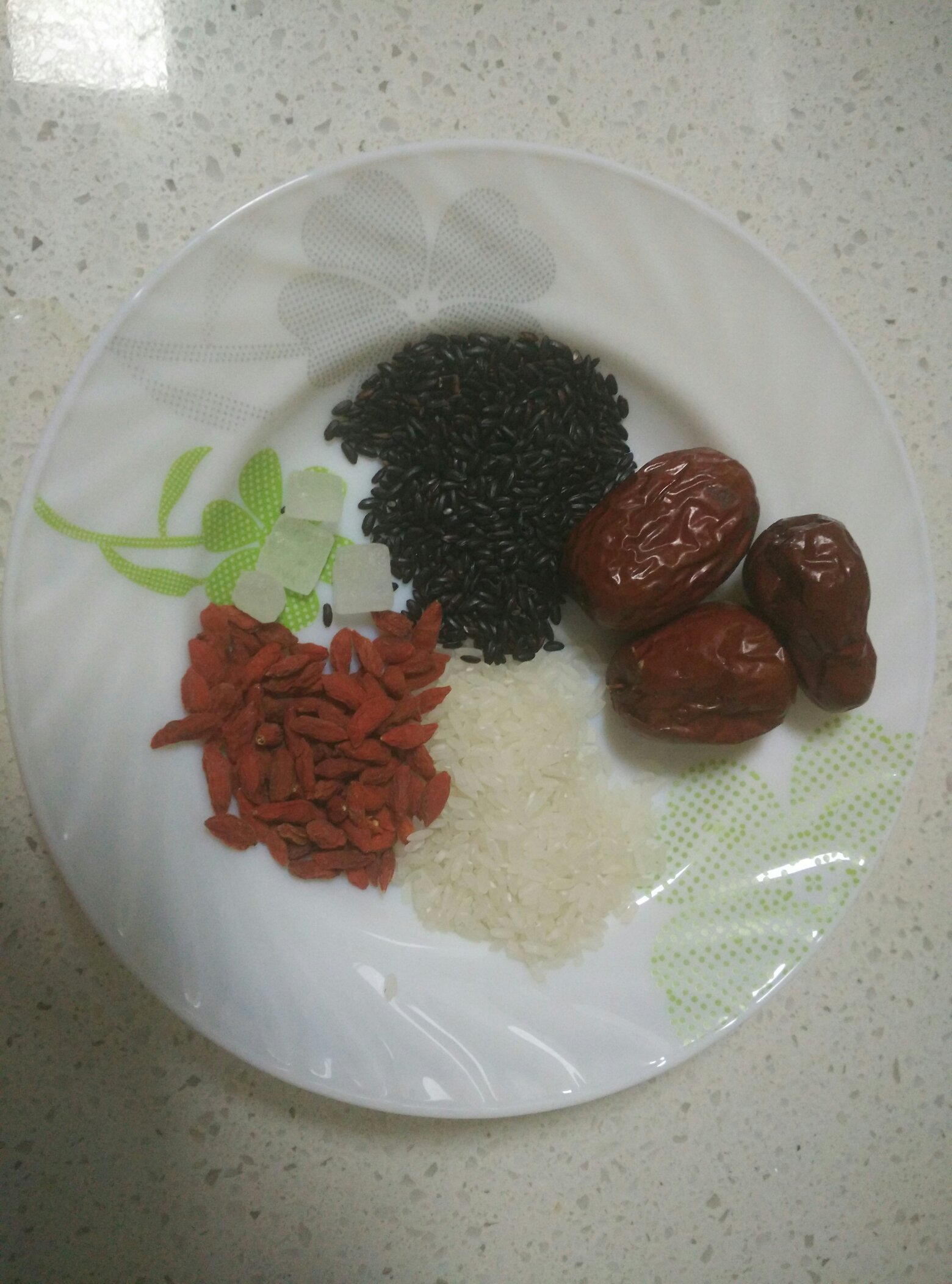 黑米紅棗粥的做法 步骤1