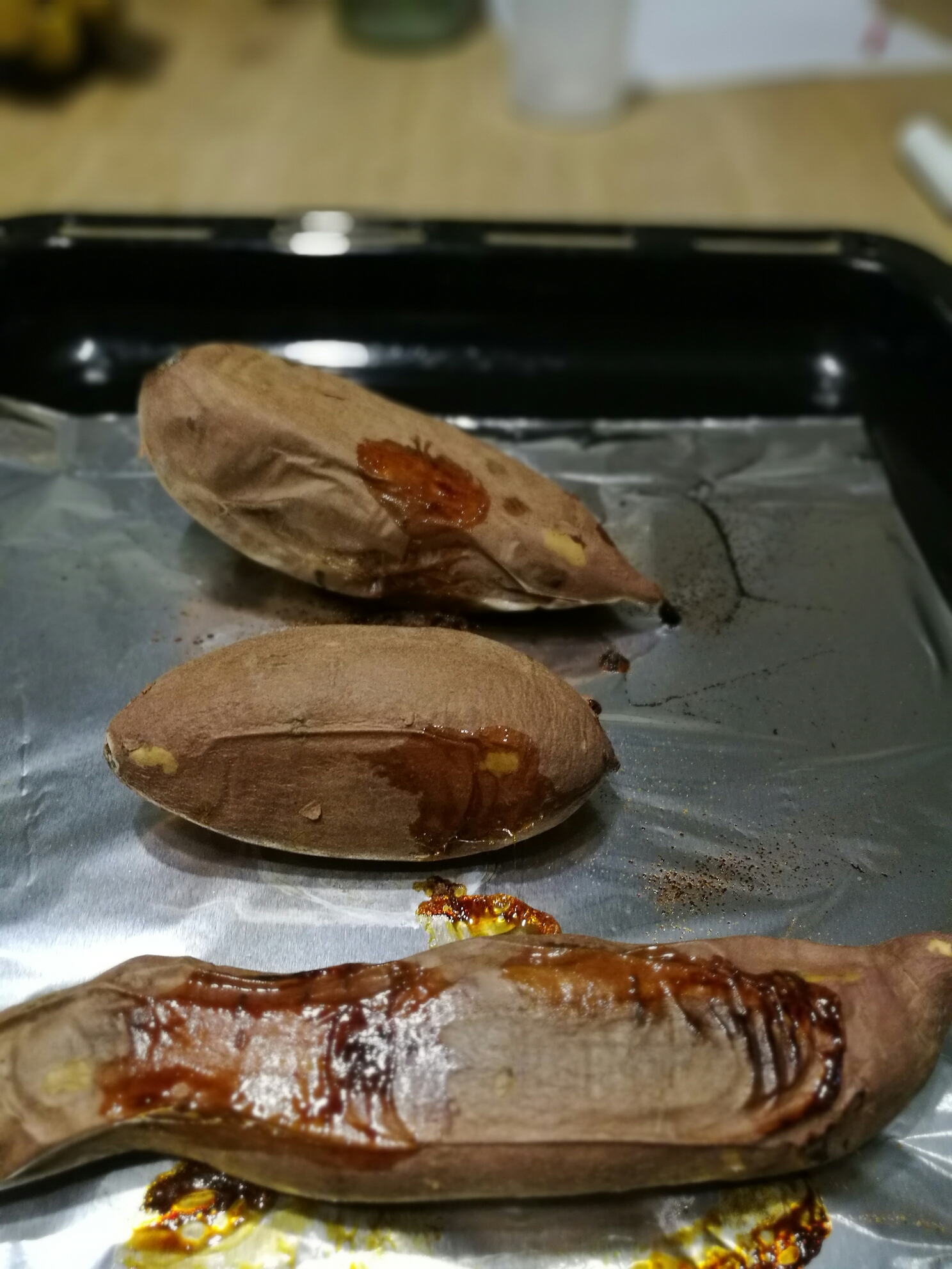 烤箱版烤紅薯的做法 步骤1