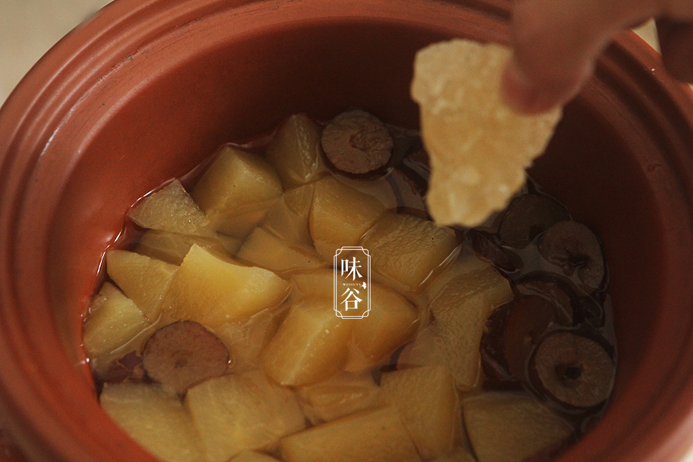 暖心暖胃的蘋果銀耳湯的做法 步骤6
