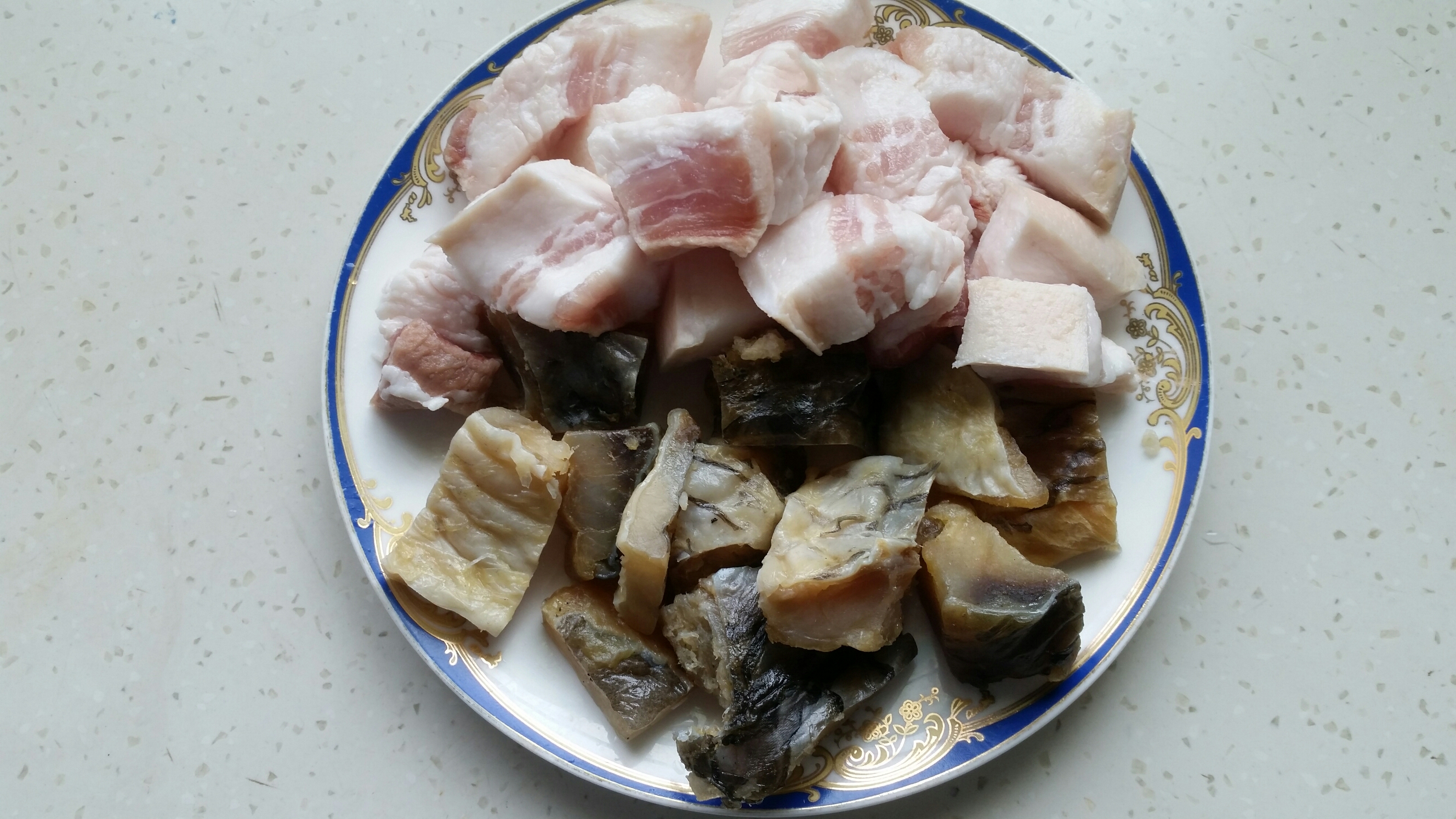 咸魚燒肉的做法 步骤2
