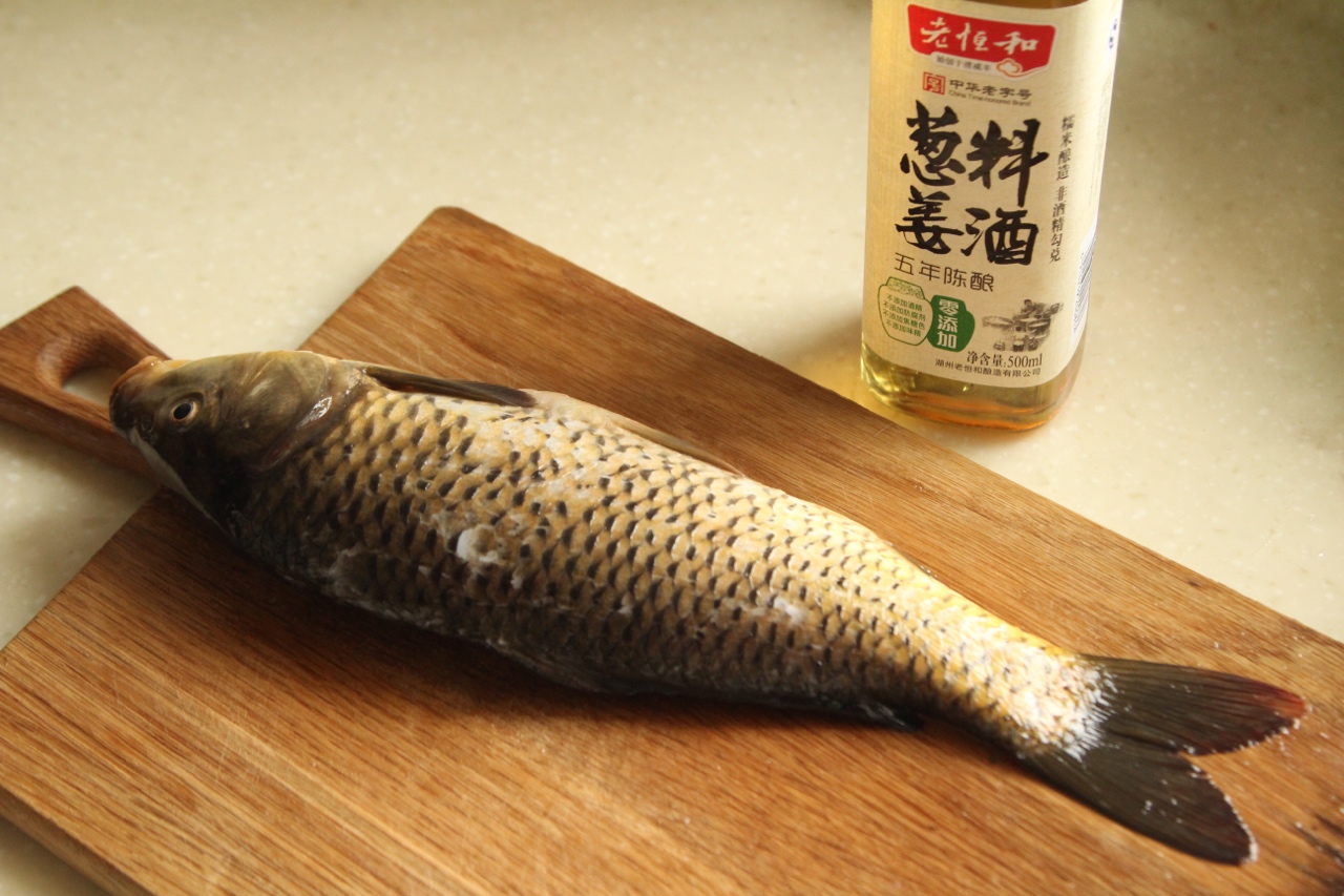 清蒸魚—老恆和料酒版的做法 步骤1