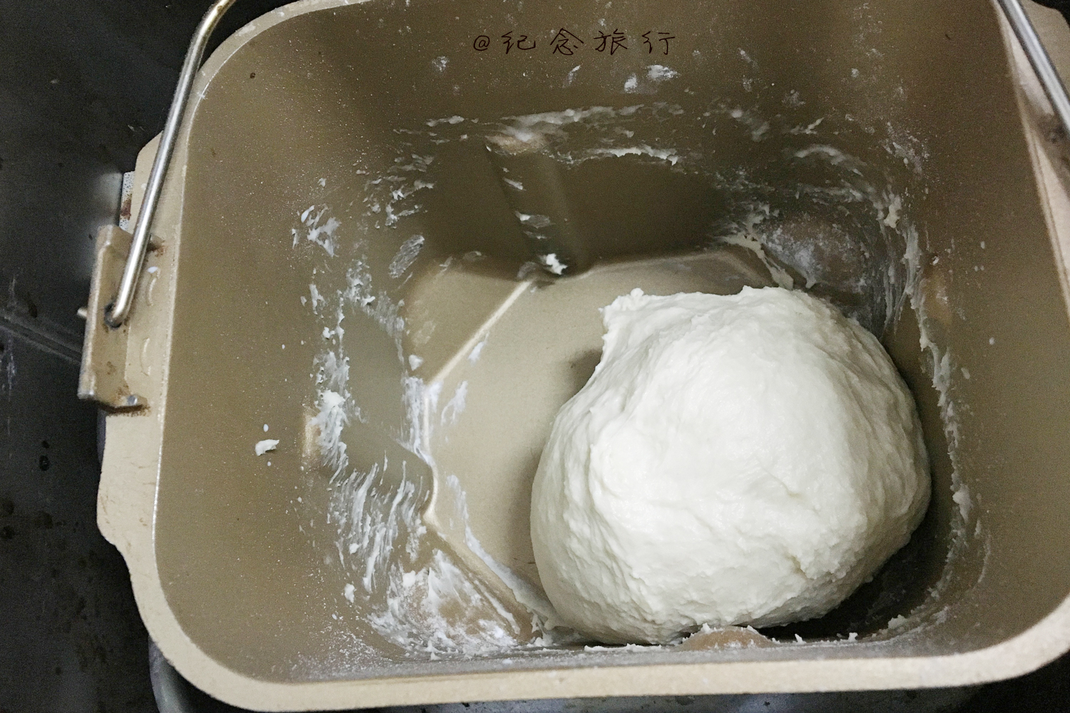 軟綿綿純奶一鍵面包機吐司的做法 步骤2