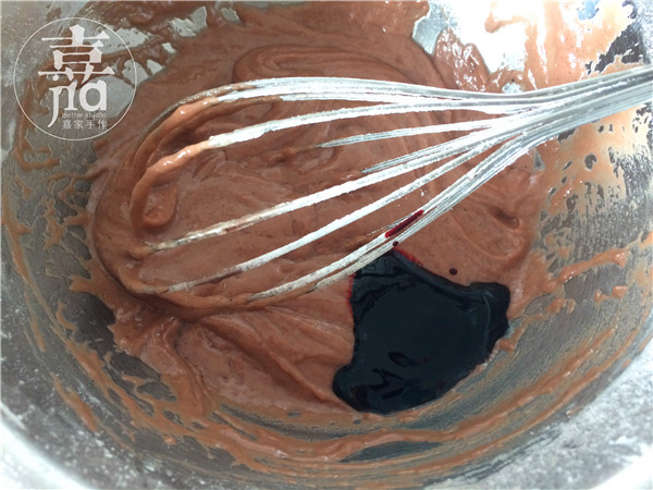 紅絲絨紙杯蛋糕（精華液 戚風版）的做法 步骤2