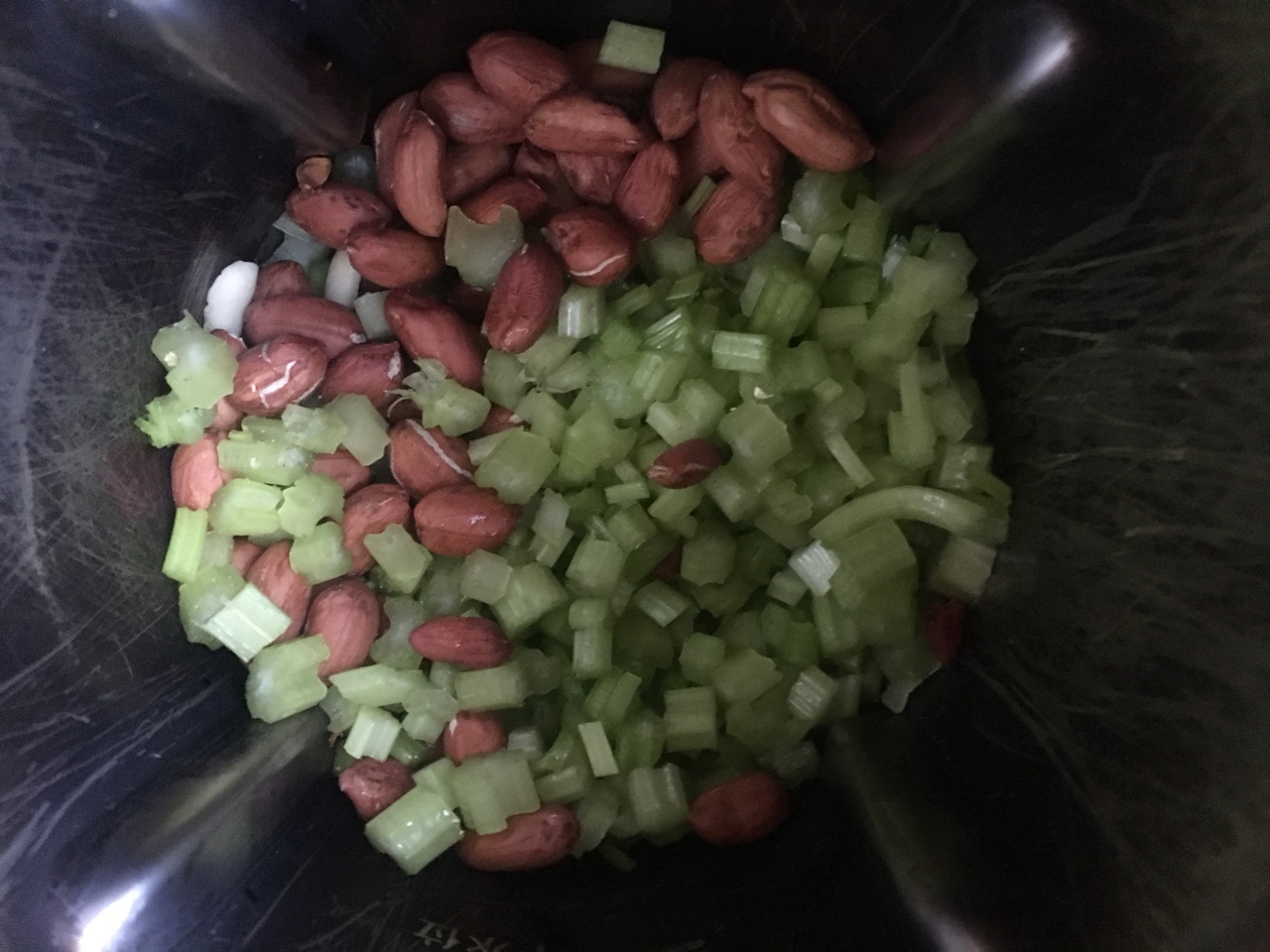 花生芹菜葉湯咸面湯蔬菜濃湯的做法 步骤7