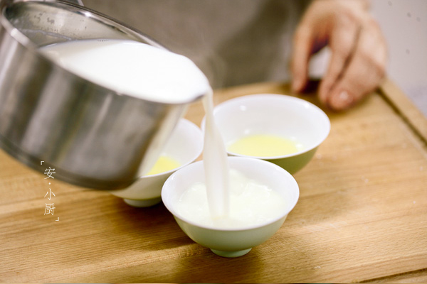 姜汁撞奶的做法 步骤7