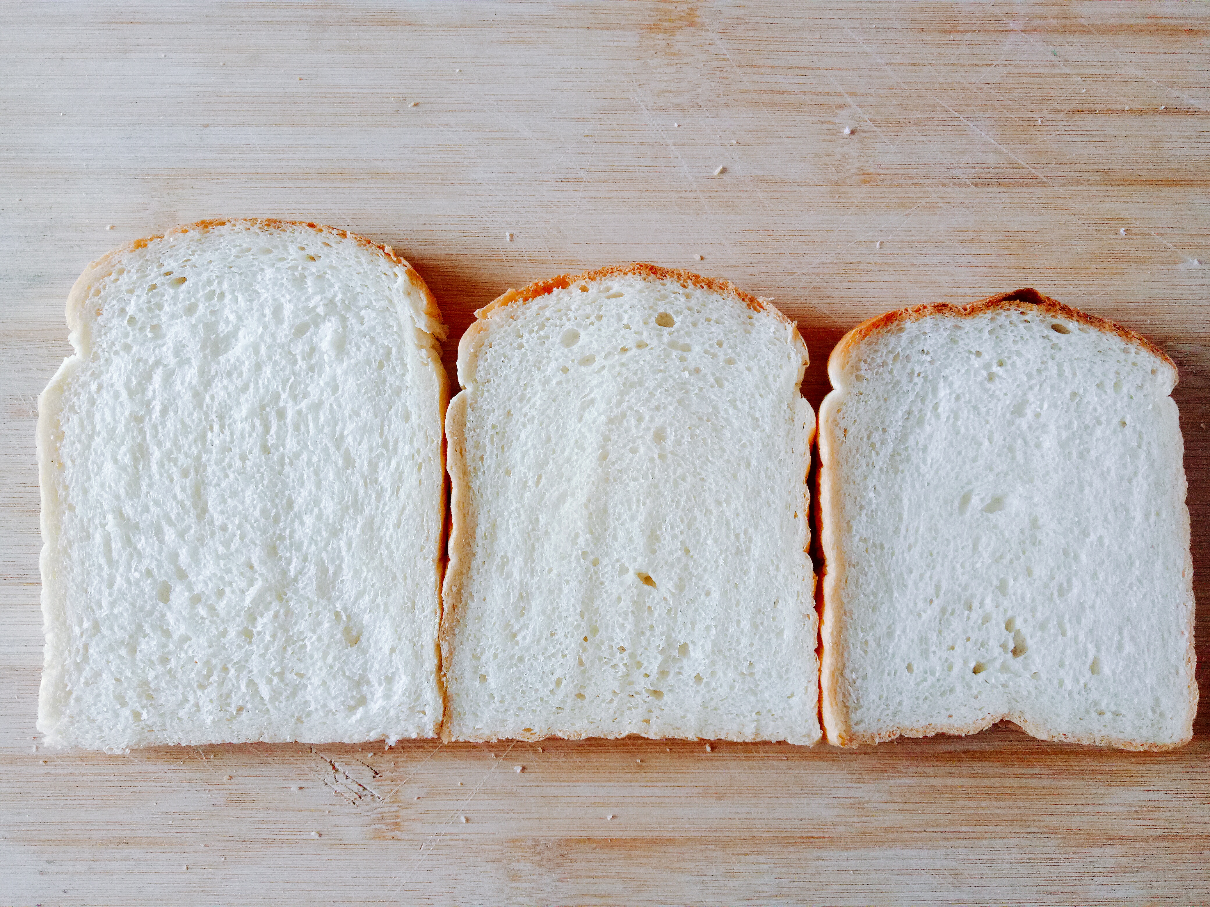 哈嘍！面包你好~~基礎面包（詳細介紹軟質面包如何揉面）的做法 步骤1