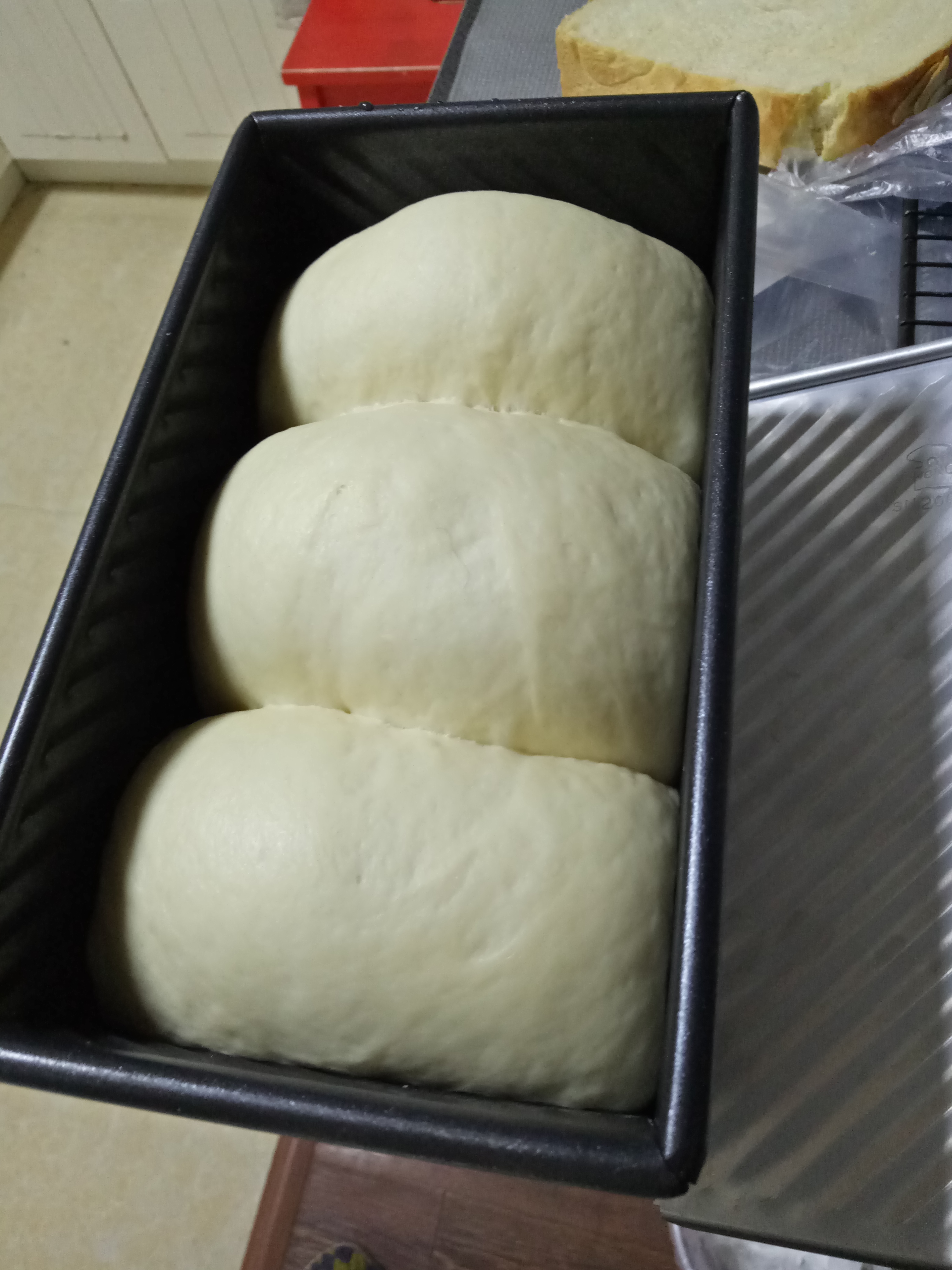 哈嘍！面包你好~~基礎面包（詳細介紹軟質面包如何揉面）的做法 步骤15