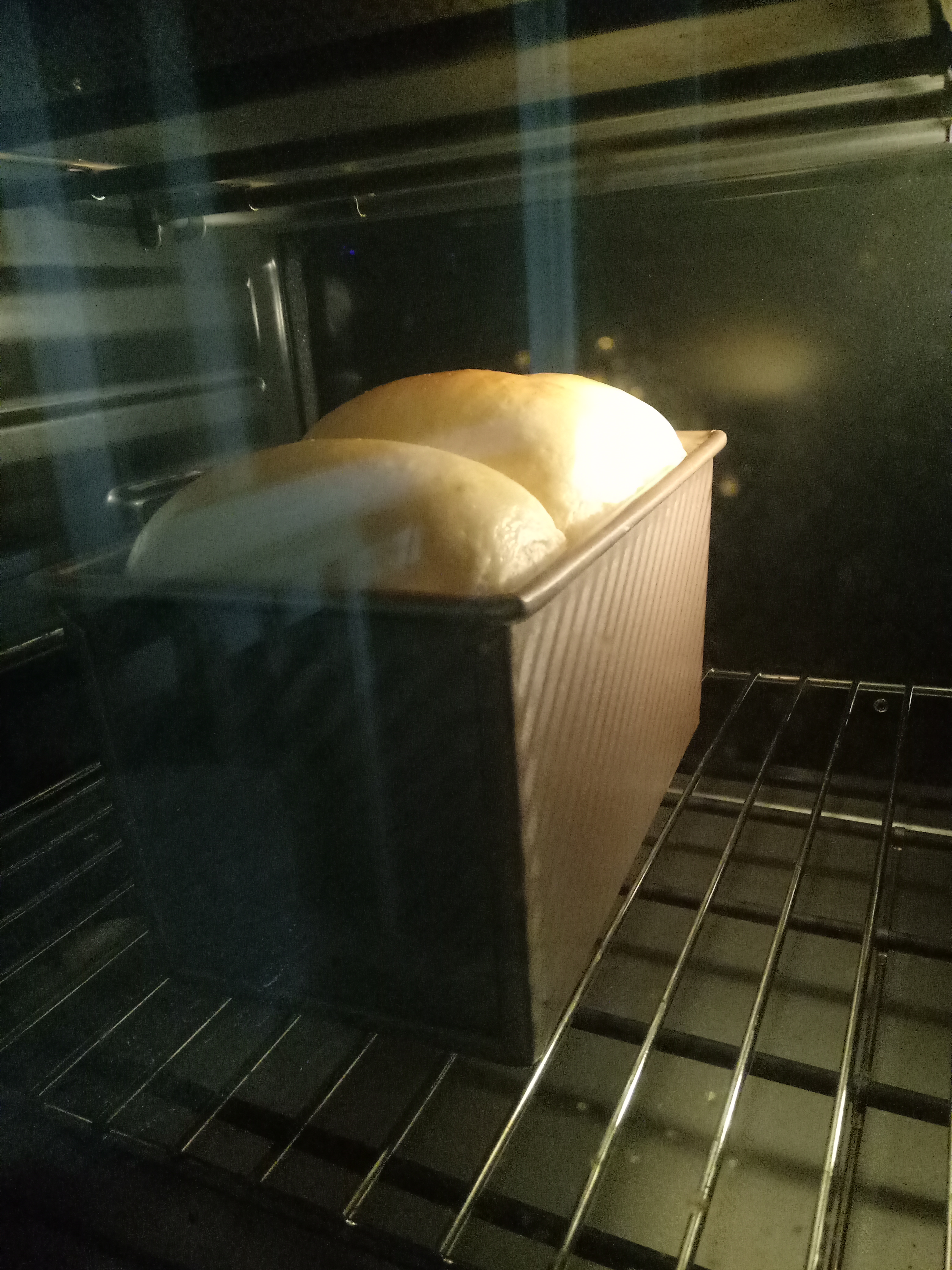 哈嘍！面包你好~~基礎面包（詳細介紹軟質面包如何揉面）的做法 步骤17