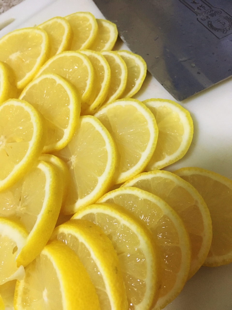 電飯煲版冰糖炖檸檬的做法 步骤2