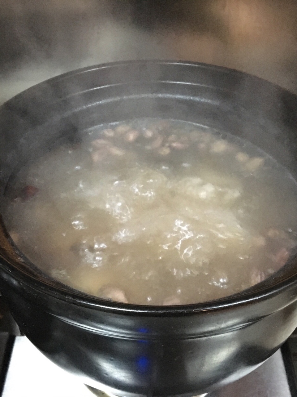 豬手蓮藕花生玉米湯的做法 步骤4