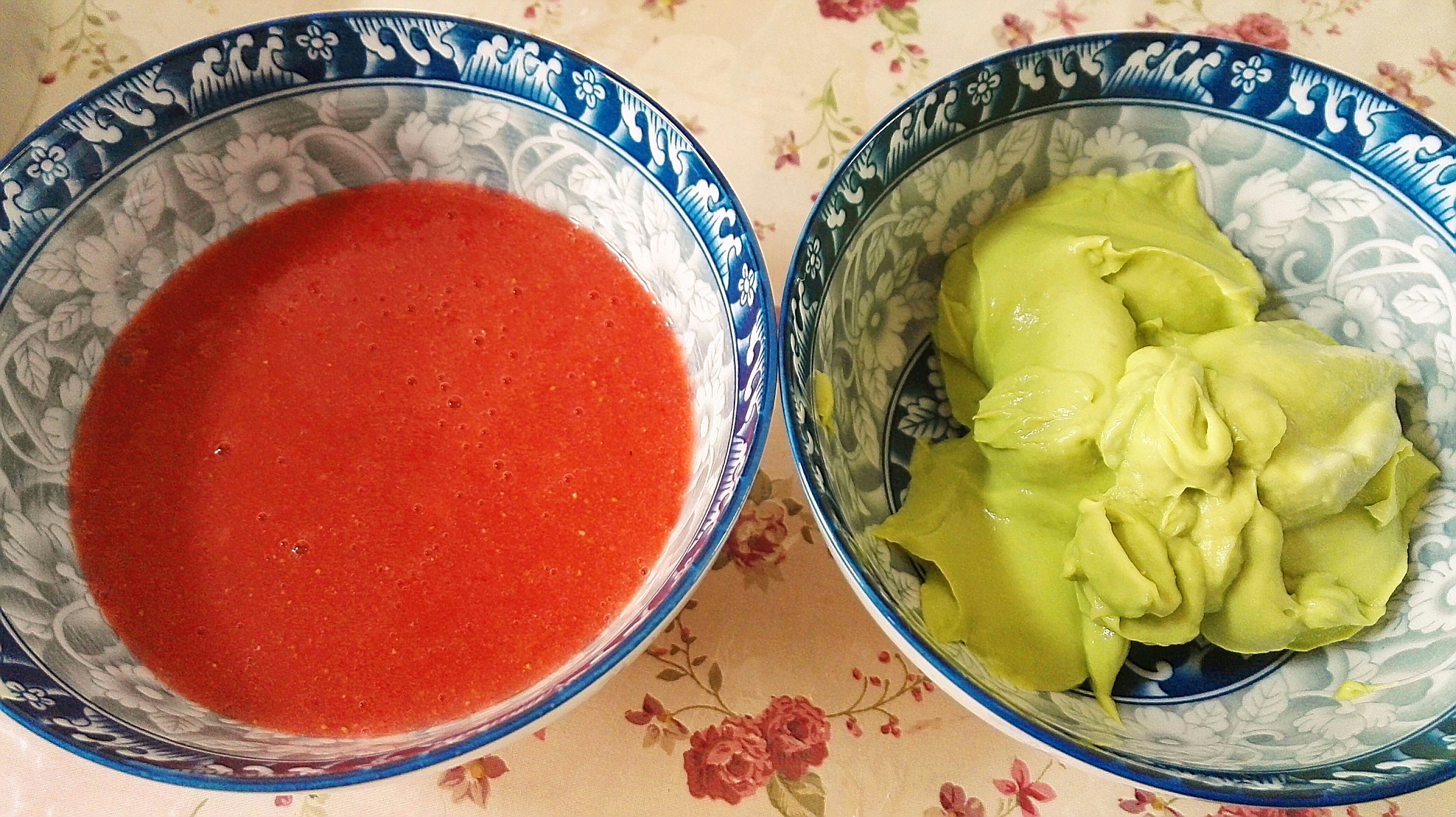 草莓牛油果雙拼芝士慕斯的做法 步骤2