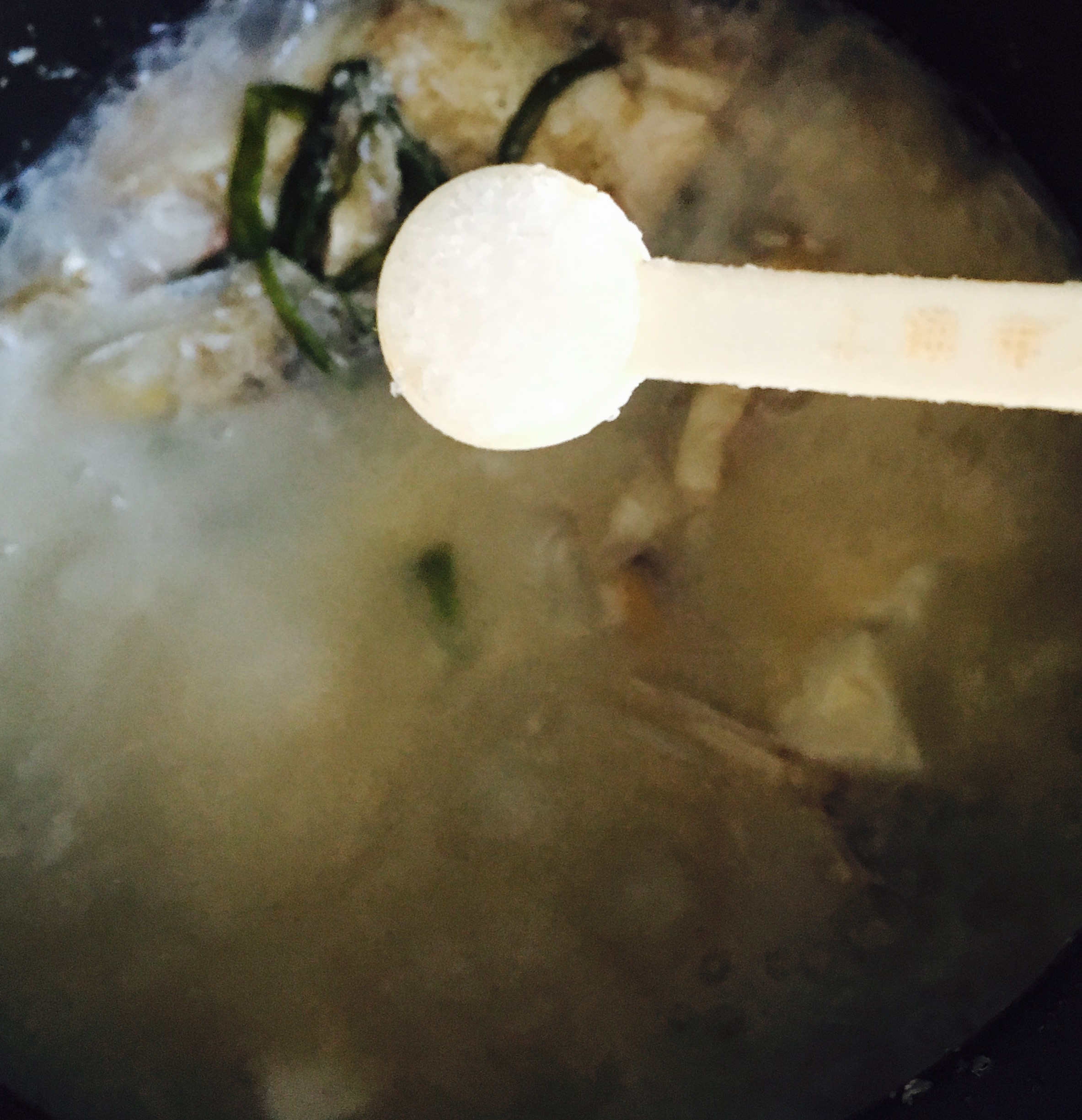 如何煮一鍋奶白的魚頭豆腐湯的做法 步骤11