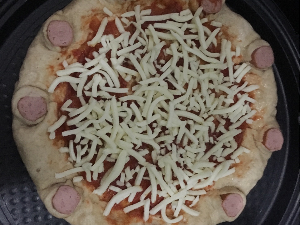 芝心腸仔花邊披薩的做法 步骤4
