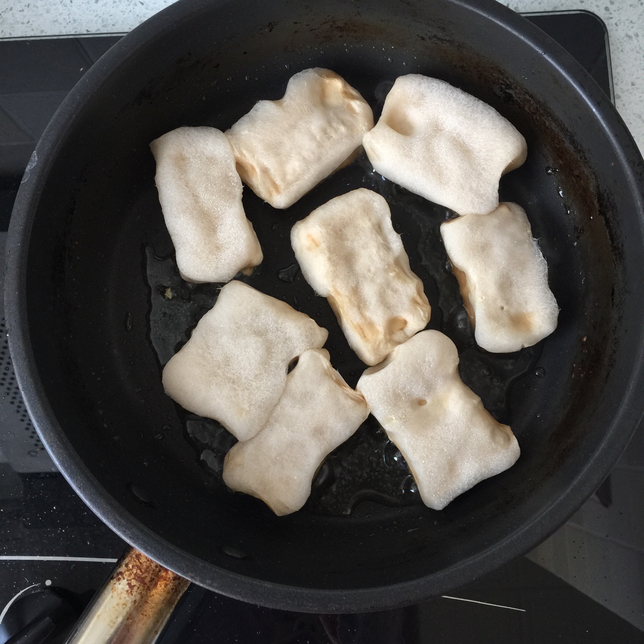 煎毛豆腐的做法 步骤2