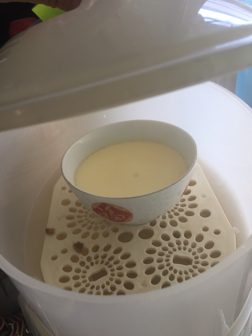 不需要過篩不需要保鮮膜也能蒸出光滑芙蓉蒸蛋的做法 步骤6