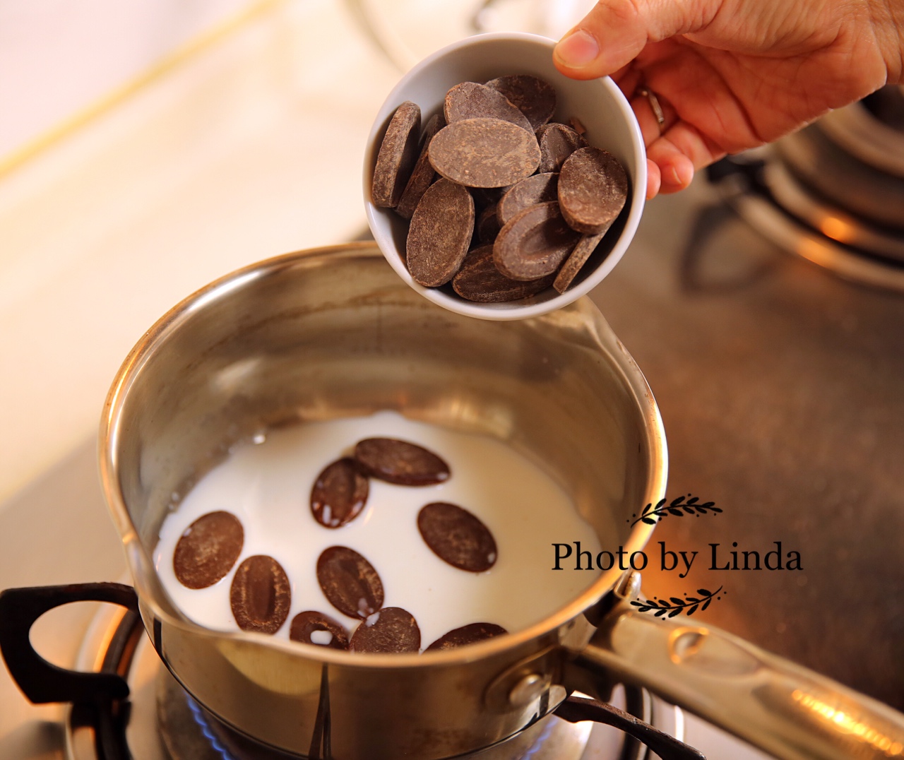 冬日里來一杯“巧克力熱可可”吧！（超詳細分步圖，廚房小白都可以輕松搞定）的做法 步骤3