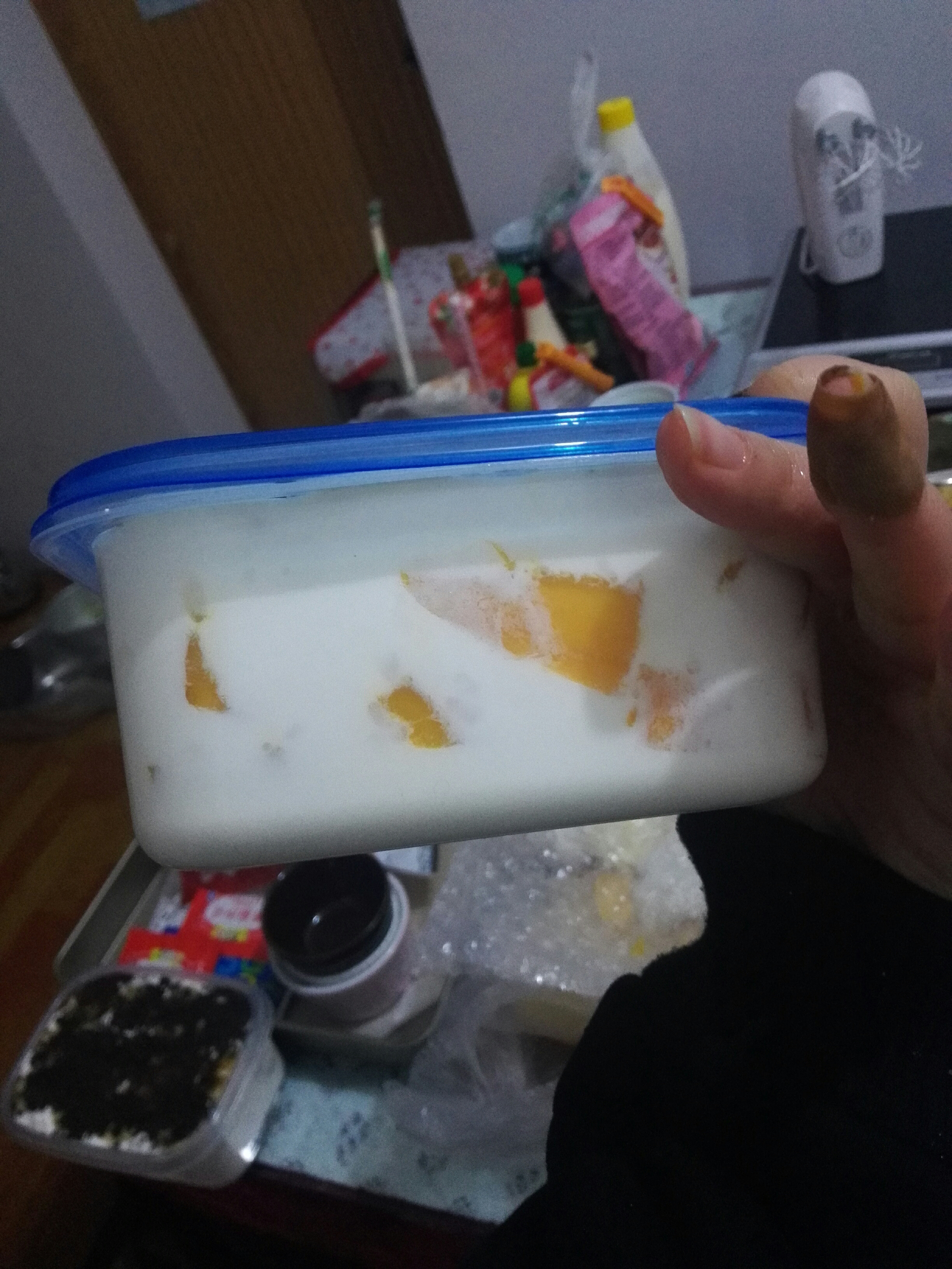 芒果奶油盒（也可以放其他水果哦）的做法 步骤1
