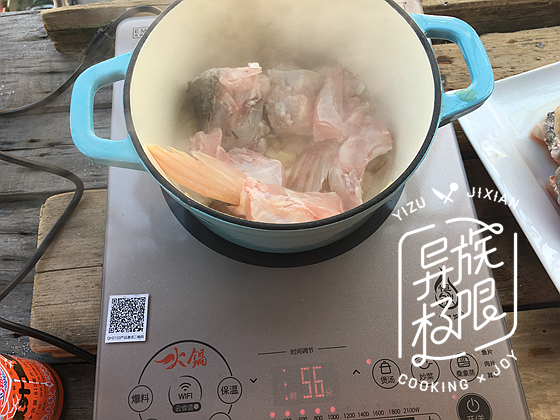 蘿卜白菜魚頭湯的做法 步骤5