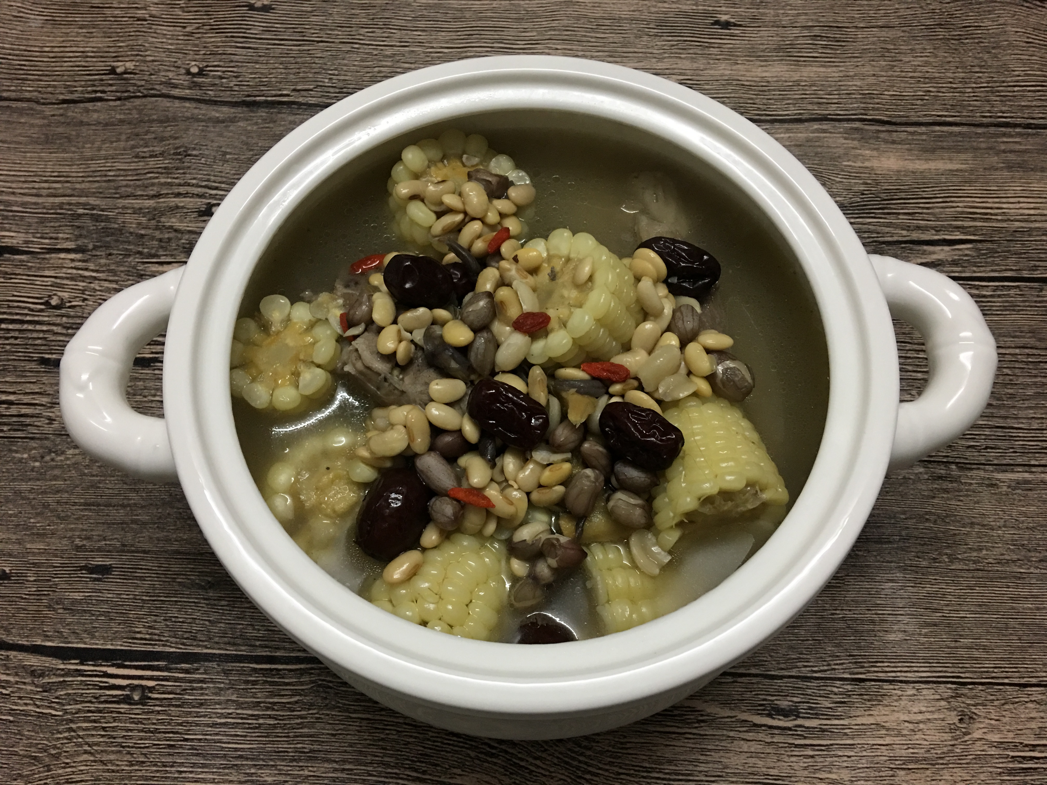 黃豆花生玉米蹄髈湯的做法 步骤5