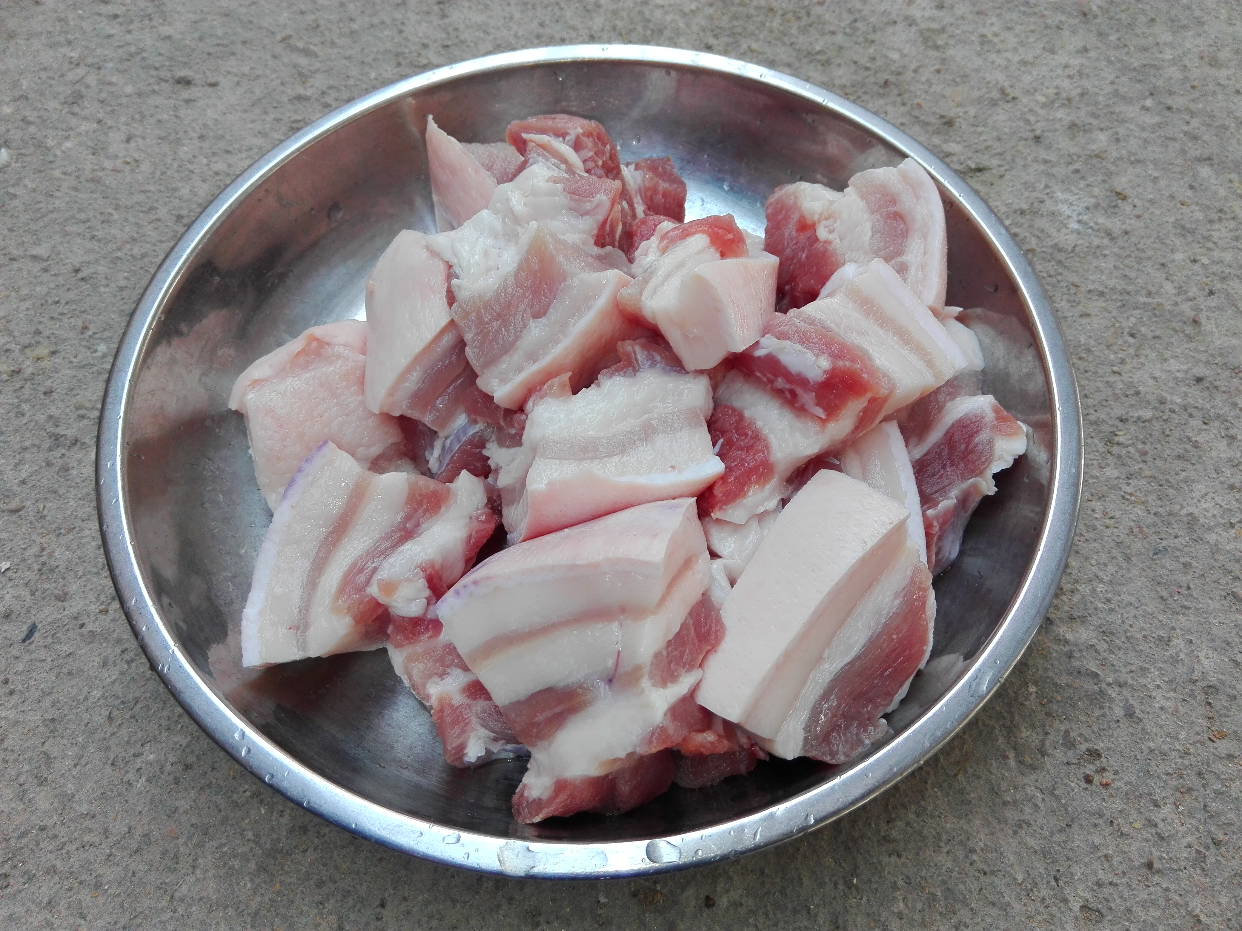 豉汁姜伴海魚干搭五花肉煲的做法 步骤2
