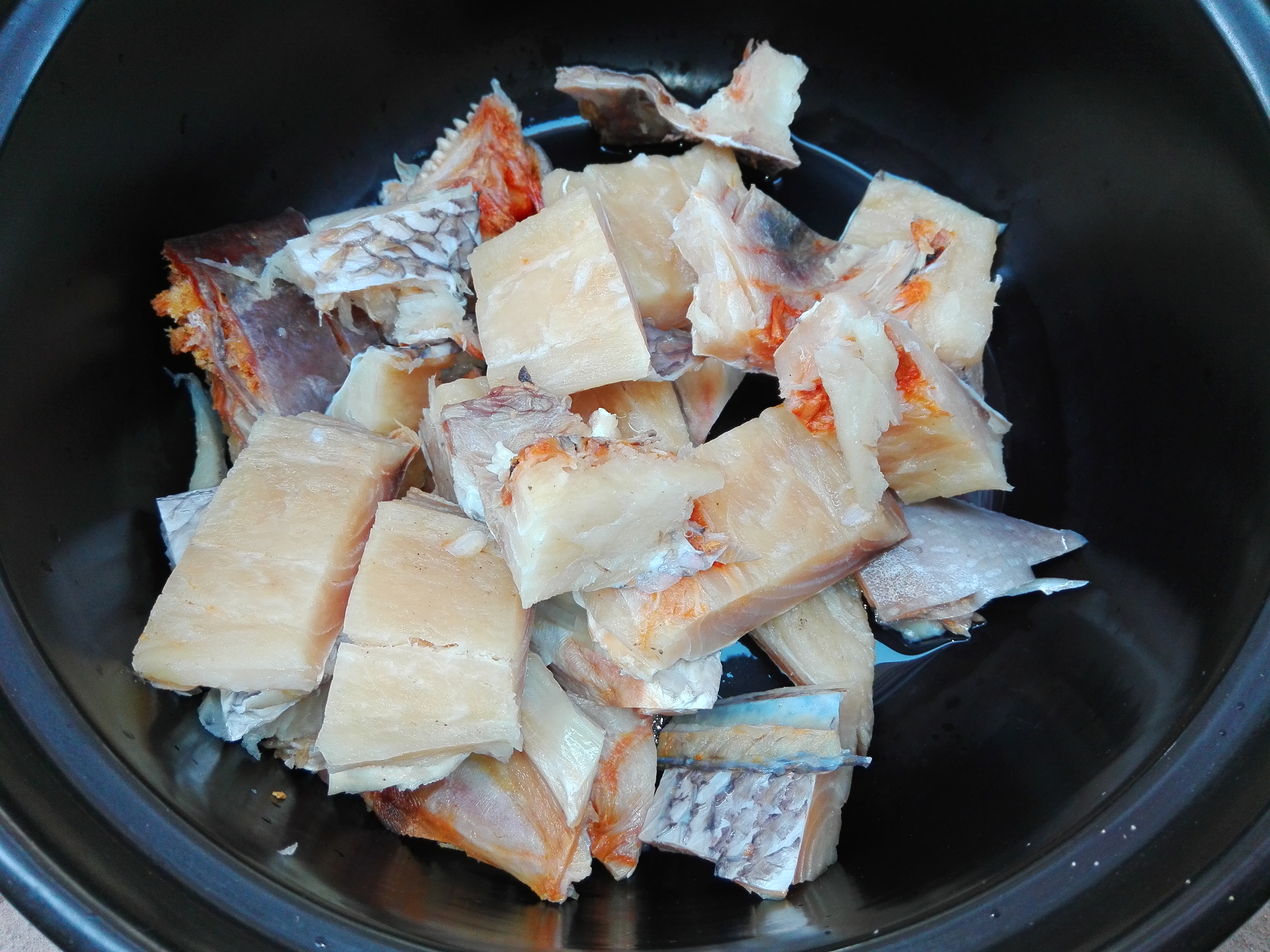 豉汁姜伴海魚干搭五花肉煲的做法 步骤1