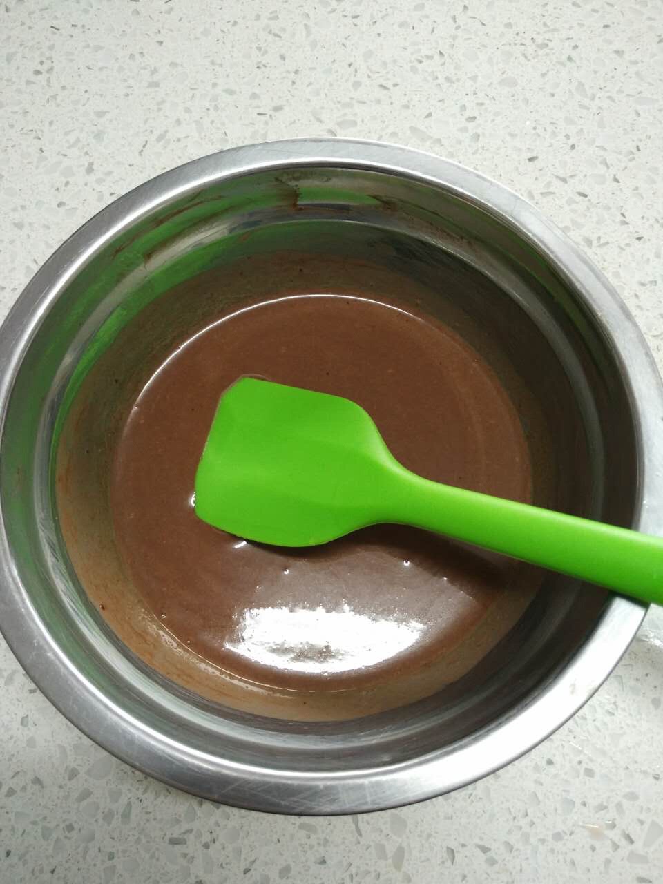 淋面巧克力戚風蛋糕的做法 步骤1